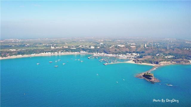 一个很小很小的岛屿，是中国最大也是最年轻的火山岛涠洲岛
