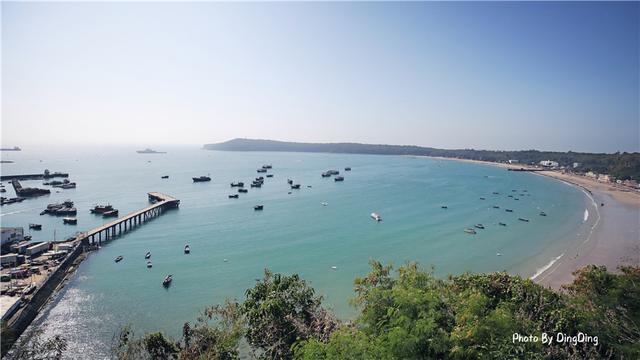 一个很小很小的岛屿，是中国最大也是最年轻的火山岛涠洲岛