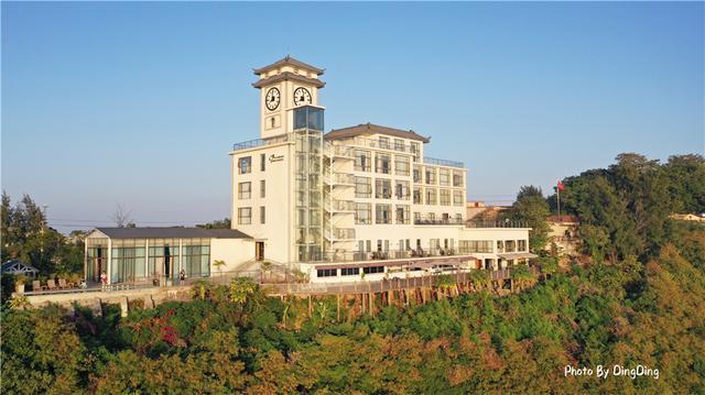 一个很小很小的岛屿，是中国最大也是最年轻的火山岛涠洲岛