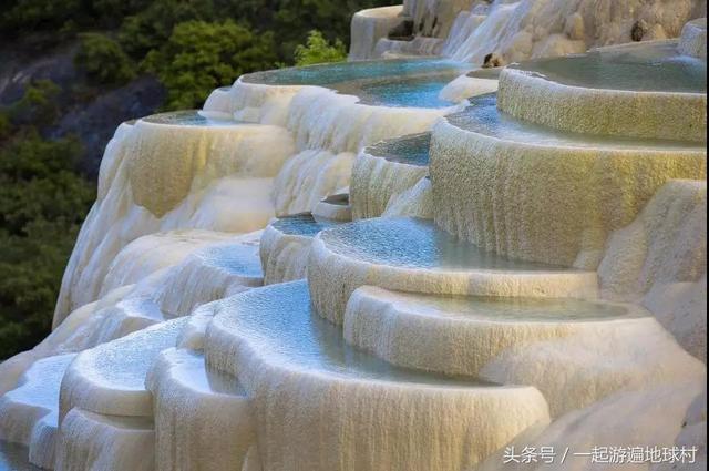谁说看“棉花堡”就要去土耳其？云南小众秘境白水台足矣让你惊艳