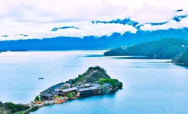 泸沽湖，一个让你忍不住一去再去“有毒”的地方