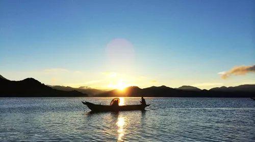 泸沽湖，一个让你忍不住一去再去“有毒”的地方