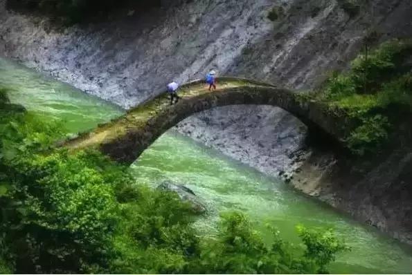 恩施，究竟有怎样的魅力，  获得这么多的赞誉呢？