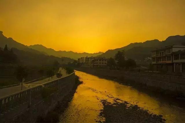 恩施，究竟有怎样的魅力，  获得这么多的赞誉呢？