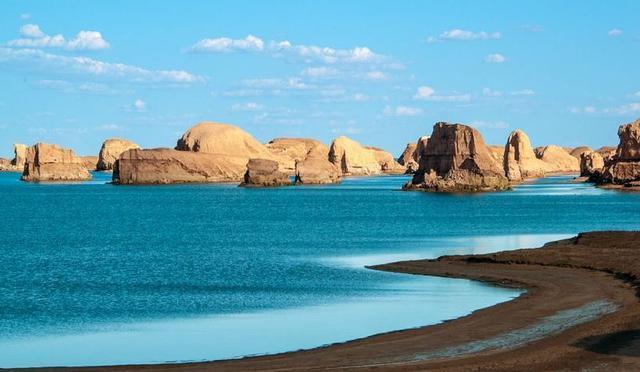 青海水上雅丹，中国的水上魔鬼城，拥有地球上独一无二的惊艳美景