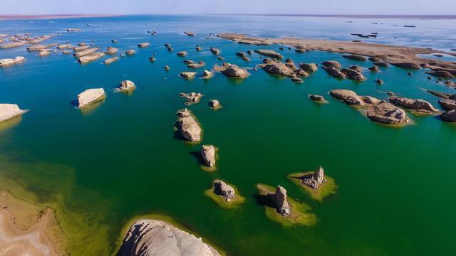 青海水上雅丹，中国的水上魔鬼城，拥有地球上独一无二的惊艳美景