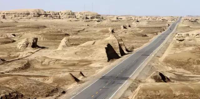 中国最大最壮美的水上雅丹，神奇惊艳，世间少有！