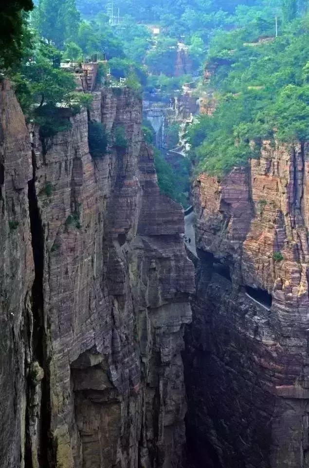 世界上最危险的绝壁天河，就藏在湖北恩施，比郭亮村更惊艳奇绝！