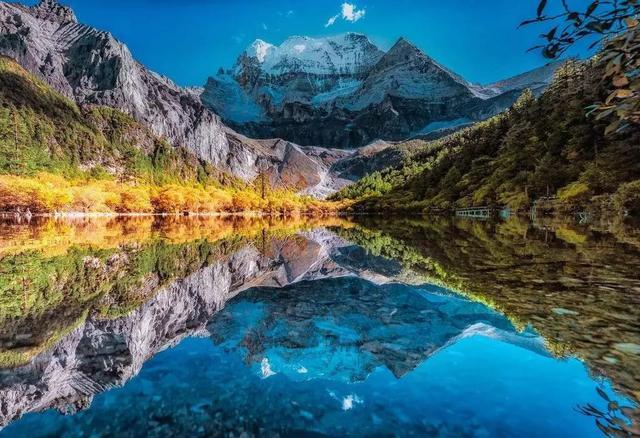 “爱一个人，带她去稻城亚丁；恨他，也带他去”，是什么意思？