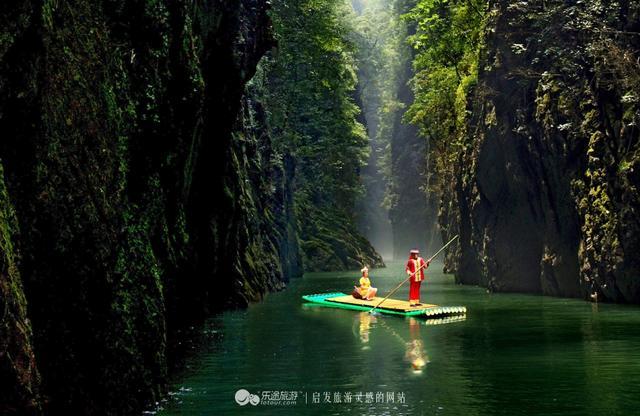 恩施有个石门河，关不住的神奇