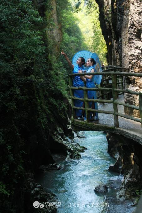 恩施有个石门河，关不住的神奇