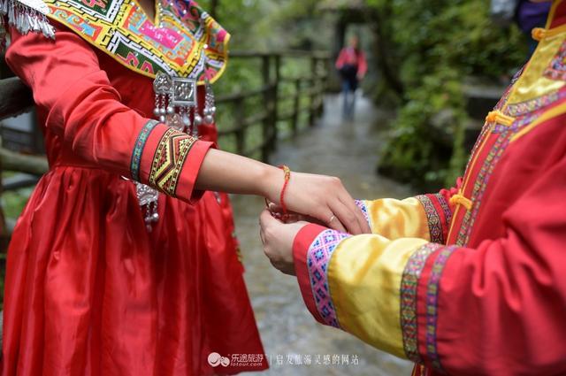 恩施有个石门河，关不住的神奇