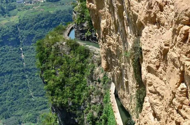 世界上最危险的绝壁天河，就藏在湖北恩施，比郭亮村更惊艳奇绝！