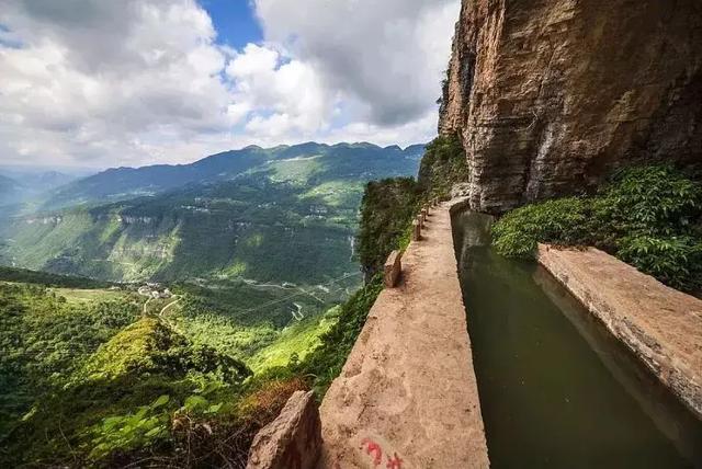 世界上最危险的绝壁天河，就藏在湖北恩施，比郭亮村更惊艳奇绝！
