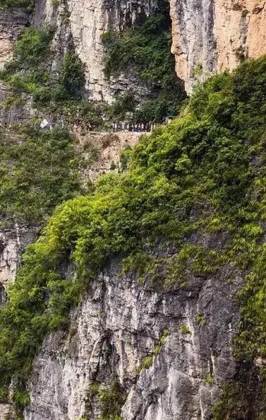 世界上最危险的绝壁天河，就藏在湖北恩施，比郭亮村更惊艳奇绝！