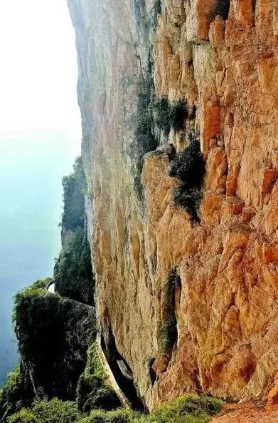 世界上最危险的绝壁天河，就藏在湖北恩施，比郭亮村更惊艳奇绝！