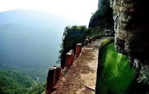 世界上最危险的绝壁天河，就藏在湖北恩施，比郭亮村更惊艳奇绝！