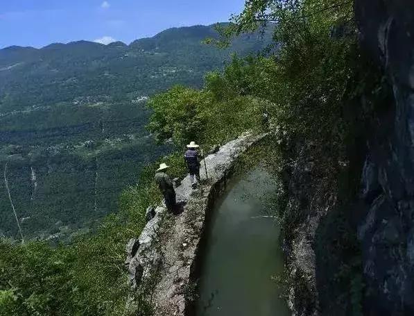 世界上最危险的绝壁天河，就藏在湖北恩施，比郭亮村更惊艳奇绝！