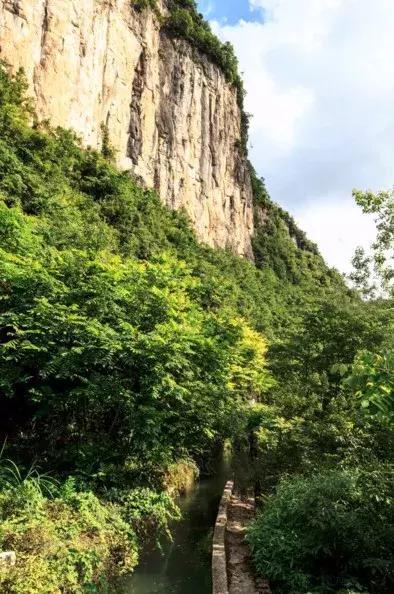 世界上最危险的绝壁天河，就藏在湖北恩施，比郭亮村更惊艳奇绝！