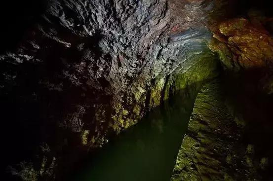 世界上最危险的绝壁天河，就藏在湖北恩施，比郭亮村更惊艳奇绝！