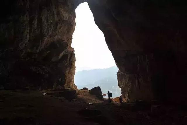 世界上最危险的绝壁天河，就藏在湖北恩施，比郭亮村更惊艳奇绝！