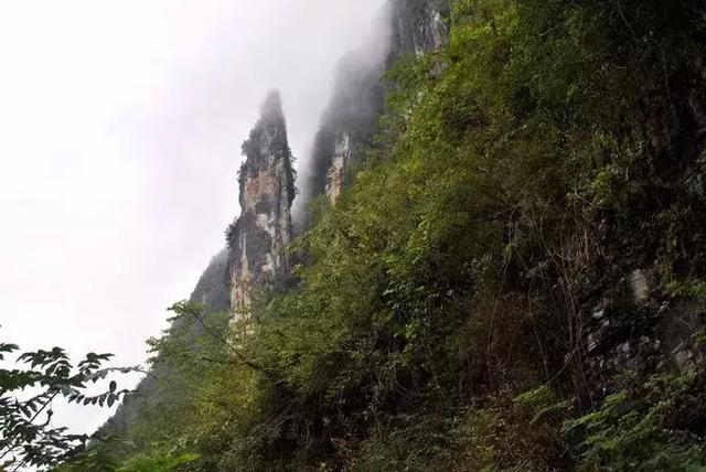 世界上最危险的绝壁天河，就藏在湖北恩施，比郭亮村更惊艳奇绝！