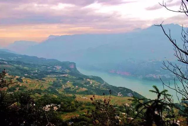 世界上最危险的绝壁天河，就藏在湖北恩施，比郭亮村更惊艳奇绝！