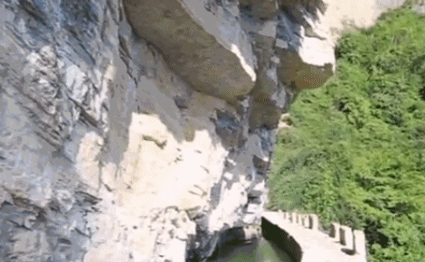 世界上最危险的绝壁天河，就藏在湖北恩施，比郭亮村更惊艳奇绝！