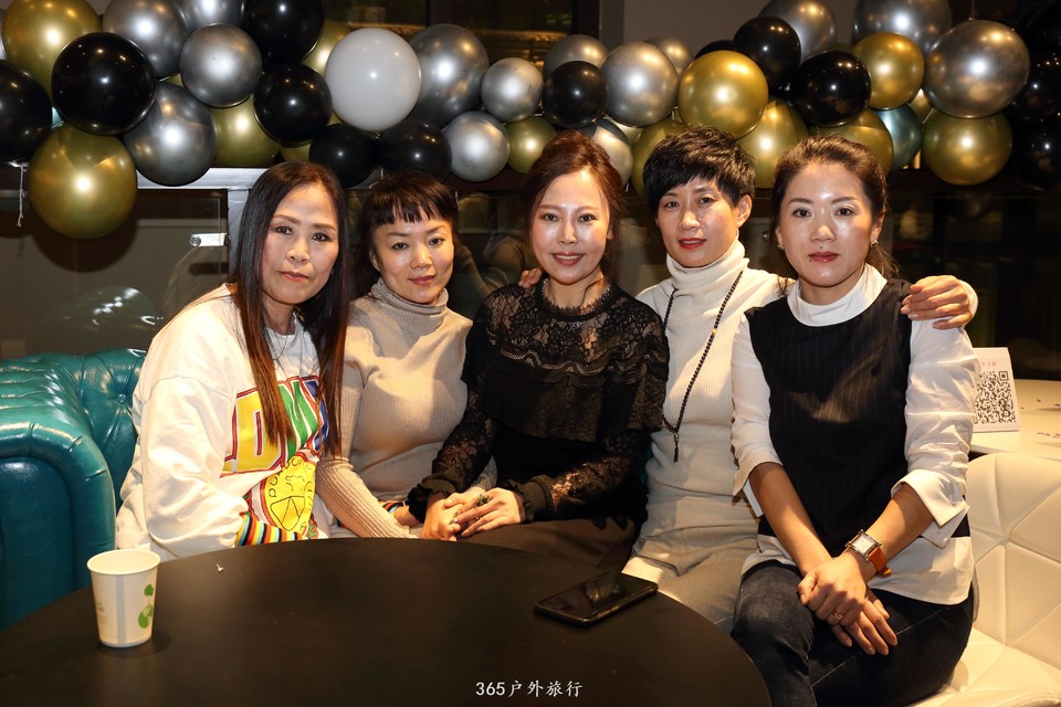 NVE2aVzvJR_Co7SxeIA3PrZFJn5LSoioVEP6fiaH45QV3pn4YyfupxEWSmfwyPvl