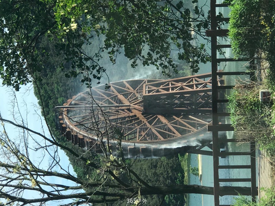 BFA7F50C-F917-478A-BD9F-06BA911DAD0A