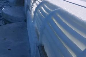 【视频】大连东港滨海栈道之“冰溜子”