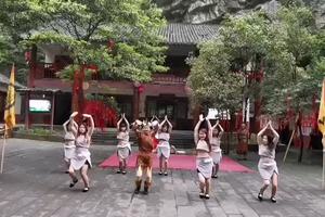 【视频】365户外在武陵大裂谷参与巴人表演互动