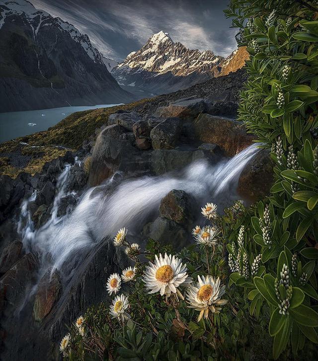 雄浑壮阔的自然景观 领略天地间的壮丽山河