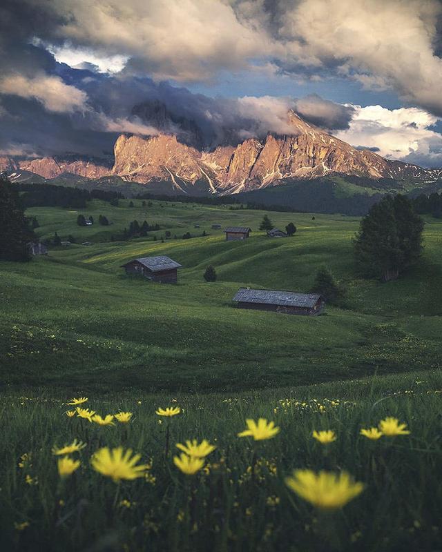 雄浑壮阔的自然景观 领略天地间的壮丽山河