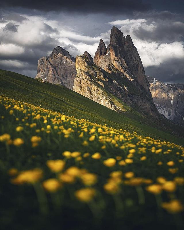 雄浑壮阔的自然景观 领略天地间的壮丽山河