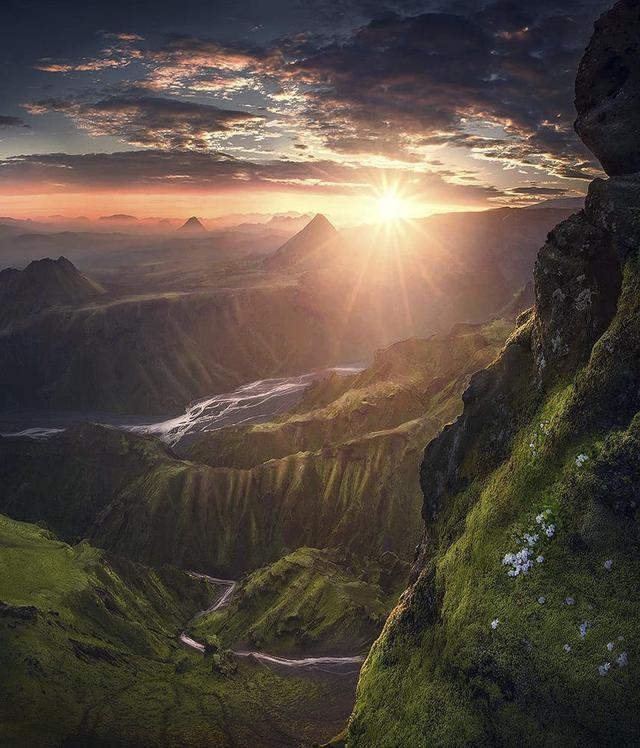 雄浑壮阔的自然景观 领略天地间的壮丽山河