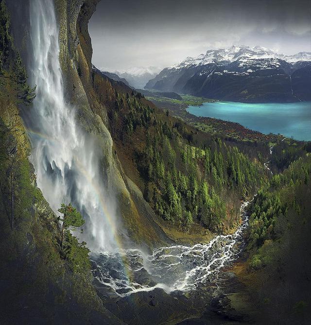 雄浑壮阔的自然景观 领略天地间的壮丽山河