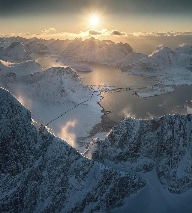 雄浑壮阔的自然景观 领略天地间的壮丽山河
