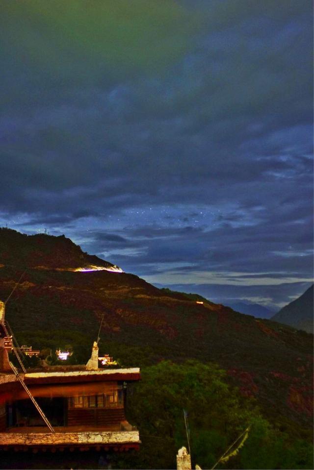 失恋后，我去了色达，在4000米海拔上高反2次，差点要凉！