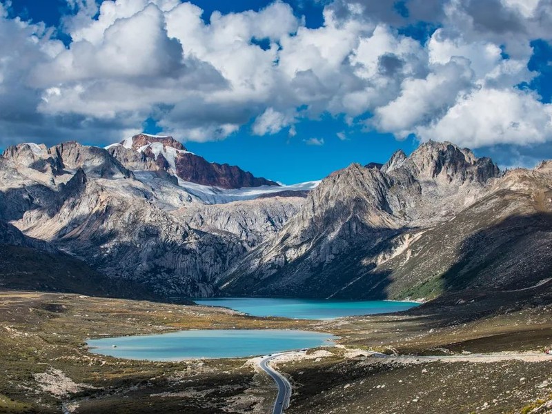 丁真的家乡在哪里，来补一堂地理课