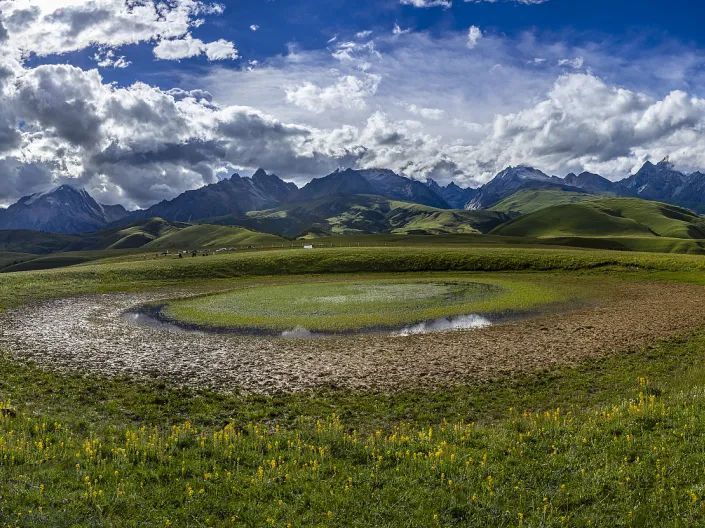 丁真的家乡在哪里，来补一堂地理课