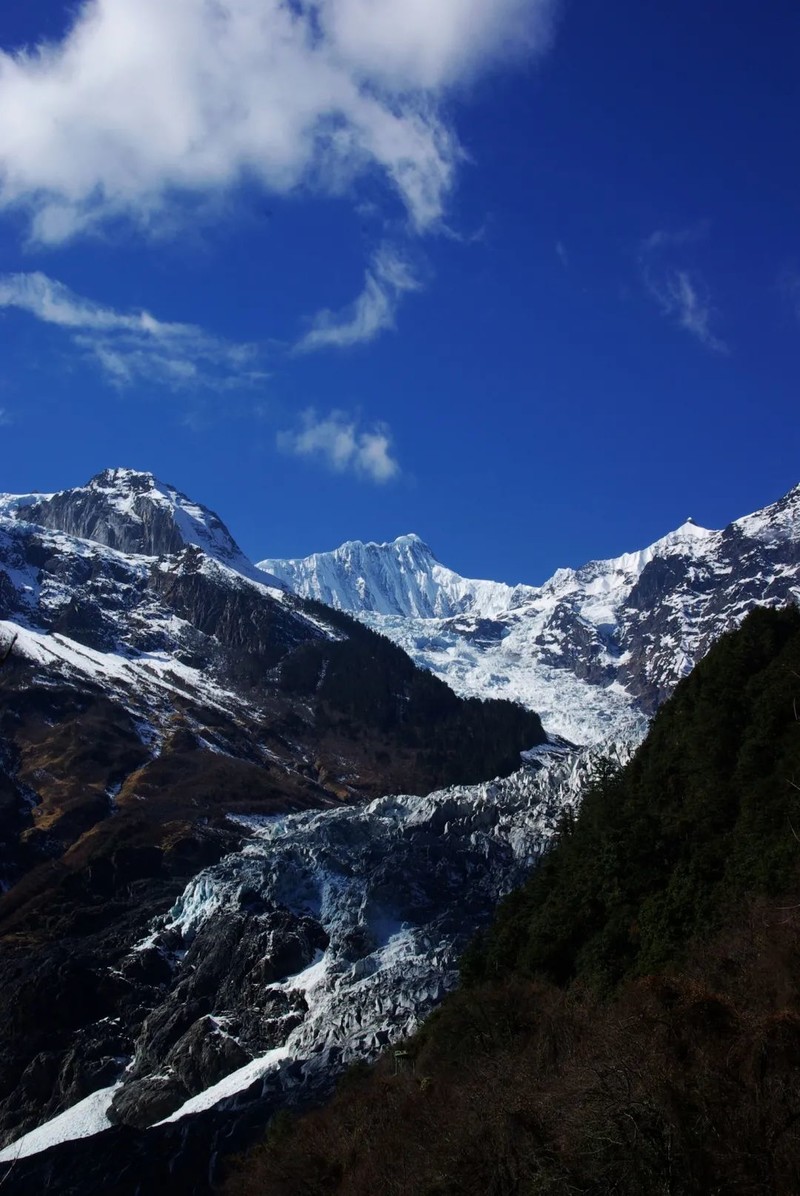 丁真的家乡在哪里，来补一堂地理课