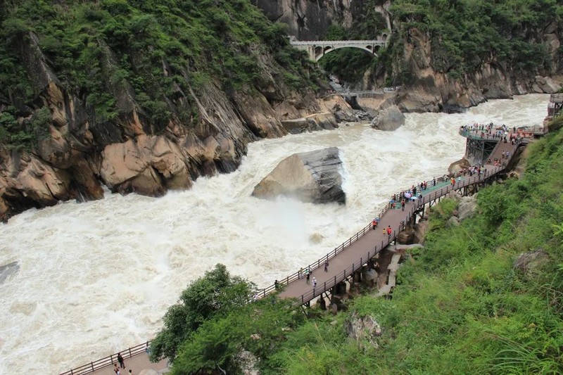 丁真的家乡在哪里，来补一堂地理课