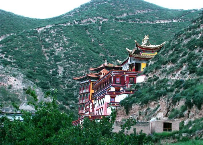 丁真的家乡在哪里，来补一堂地理课