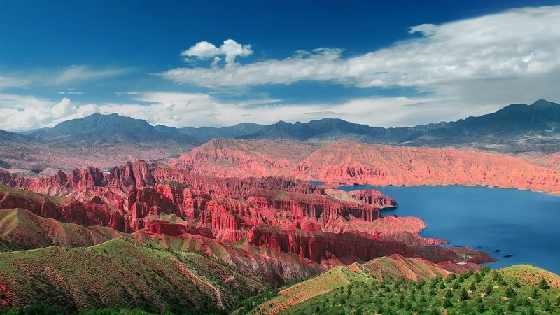 丁真的家乡在哪里，来补一堂地理课