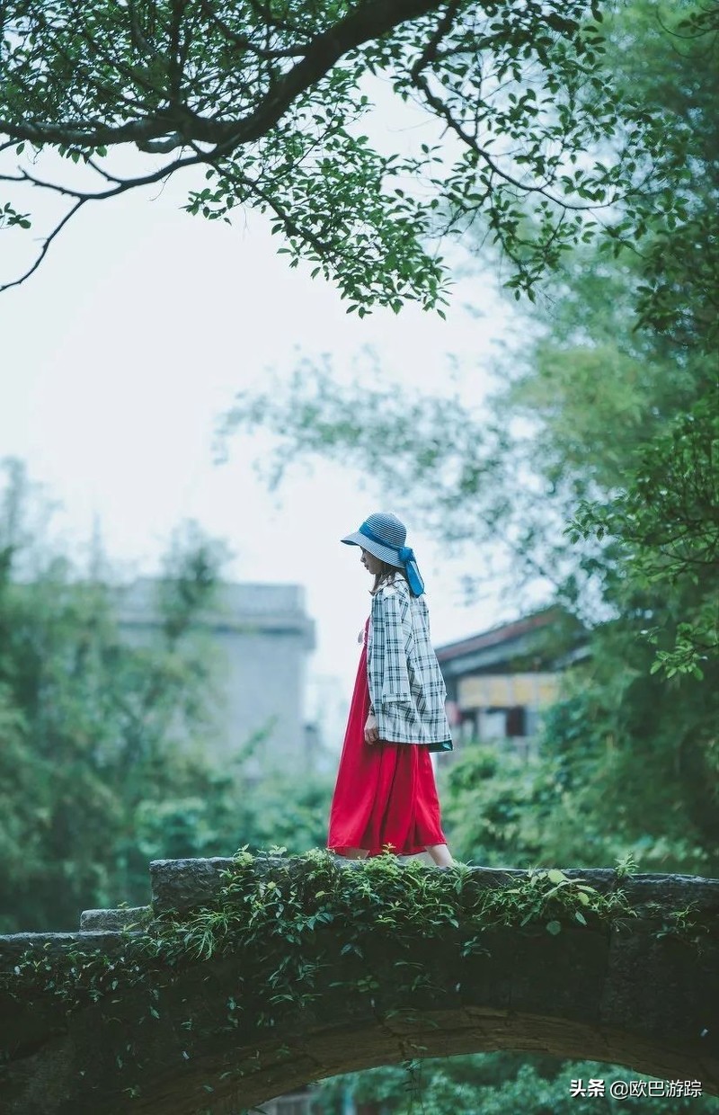 国内不能辜负的12个绝美古镇，累了就去小住几日，你去过几个？