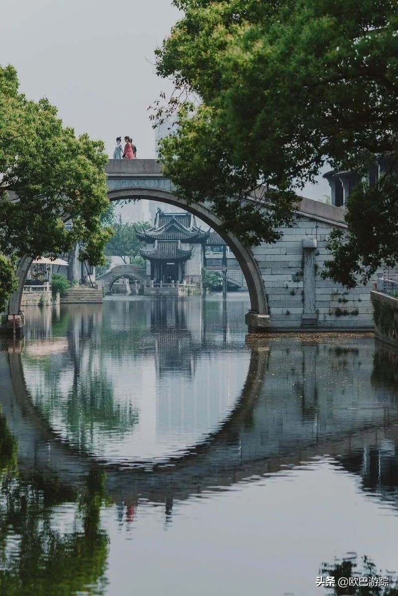 国内不能辜负的12个绝美古镇，累了就去小住几日，你去过几个？