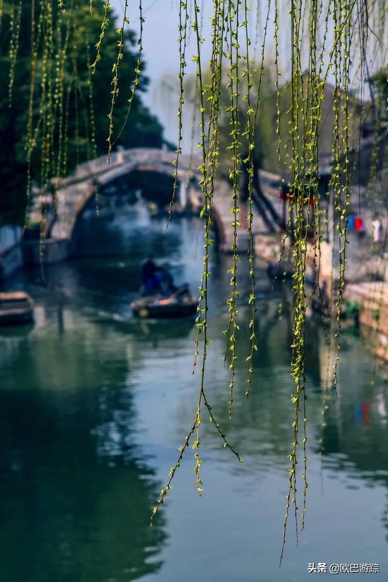 国内不能辜负的12个绝美古镇，累了就去小住几日，你去过几个？