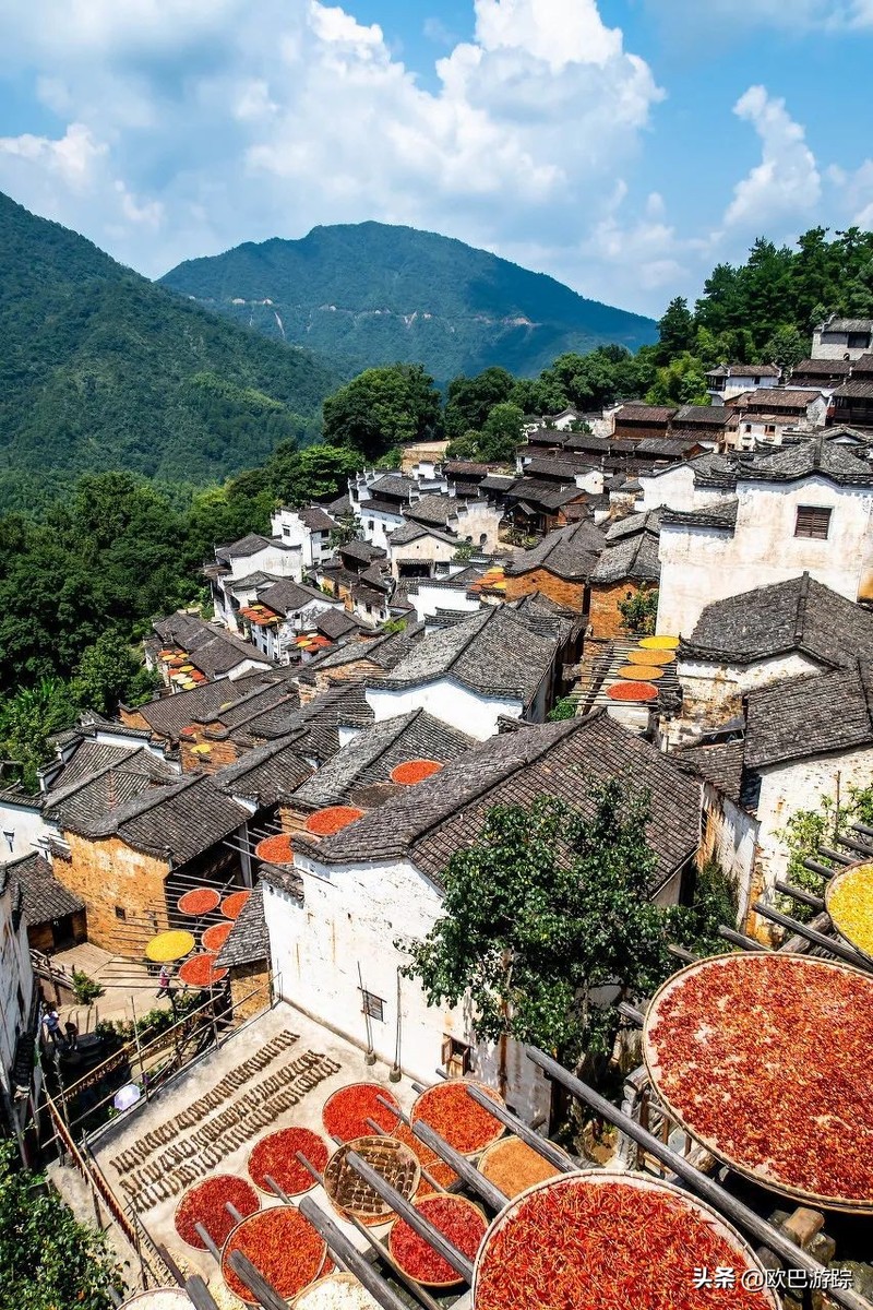 国内不能辜负的12个绝美古镇，累了就去小住几日，你去过几个？