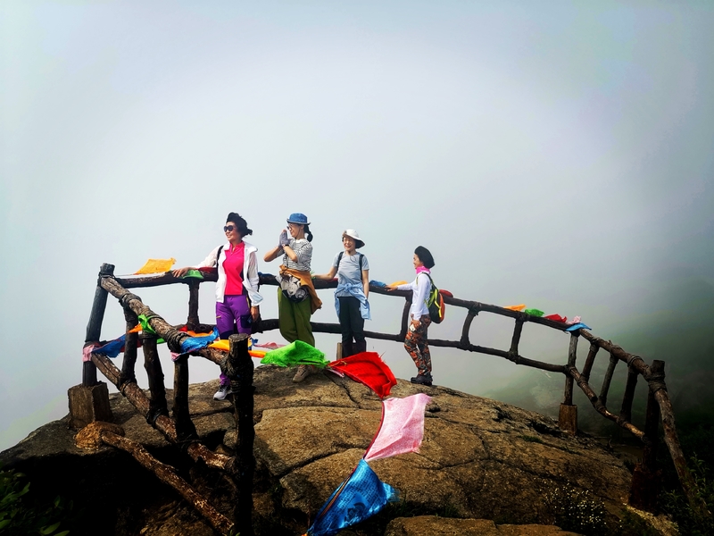 大连小黑山氤氲意境休闲游山